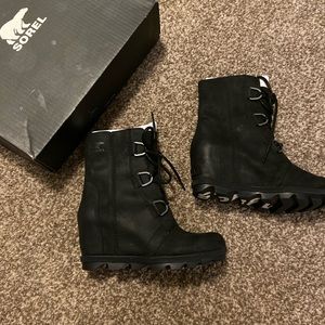 Sorel Joan of arctic wedge. Size 6.5